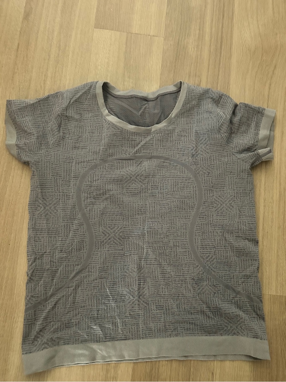 lululemon athletica Short Sleeve Gray Tee